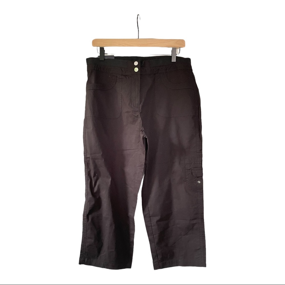 NWT Rafaella black capri pants